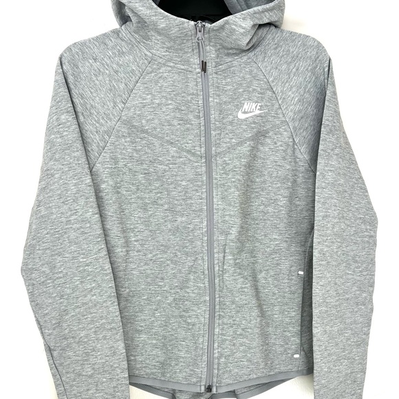Nike Tops - NWOT Nike Hoodie Sweatshirt